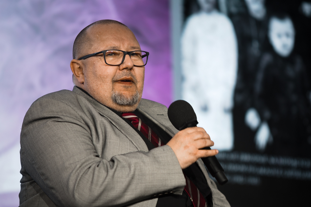 Spotkanie z dr. hab. Sebastianem Piątkowskim, autorem książki „W płomieniach zaś ciągle odzywały się jęki...”. Na zdj. dr hab. Sebastian Piątkowski – Warszawa, 21 marca 2025. Fot. Sławek Kasper (IPN)