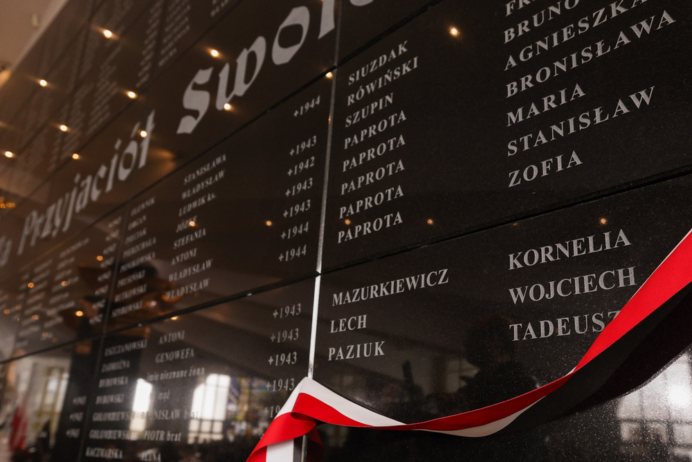 Oddaliśmy hołd Polakom ratującym Żydów – Toruń, 24 marca 2025. Fot. Mikołaj Bujak (IPN)