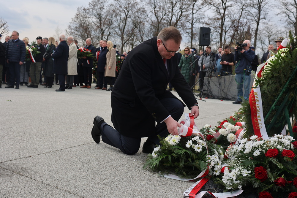 Obchody Narodowego Dnia Pamięci Polaków ratujących Żydów pod okupacją niemiecką. Na zdj. doradca prezesa IPN Jan Józef Kasprzyk – Markowa, 24 marca 2025. Fot. Katarzyna Gajda-Bator (IPN)