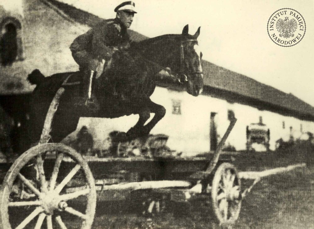 Mjr Henryk Dobrzański. Cyfrowa kopia zdjęcia z zespołu akt „Spuścizna Kazimierza Papée (1889-1979)”, pozyskanego do zasobu Archiwum IPN z Papieskiego Instytutu Studiów Kościelnych w Rzymie (fot. z zasobu IPN)