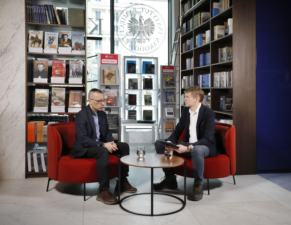 „44. rocznica zamachu na Ronalda Reagana”. Prof. Patryk Pleskot gościem cyklu „Historia toczy się dziś” – Warszawa, 28 marca 2025. Fot. Piotr Życieński (IPN)