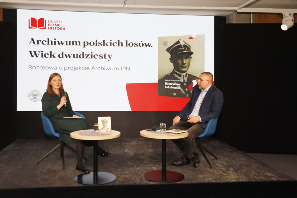 Spotkania z cyklu „Książki Pełne Historii”. Rozmowa z Agnieszką Chrzanowską-Pietrzak o projekcie „Archiwum Polskich Losów” – Warszawa, 26 marca 2025. Fot. Piotr Życieński (IPN)
