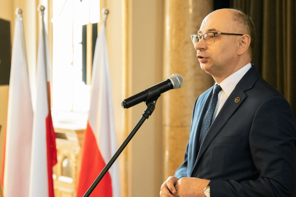 Uroczystość wręczenia Krzyży Wolności i Solidarności. Na zdj. zastępca prezesa IPN dr Mateusz Szpytma – Łódź, 28 marca 2025. Fot. Kornelia Zaborska (IPN)