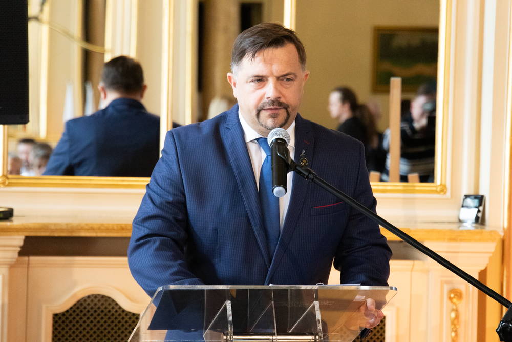 czystość wręczenia Krzyży Wolności i Solidarności. Na zdj. dyrektor oddziału IPN w Łodzi Karol Piskorski – Łódź, 28 marca 2025. Fot. Kornelia Zaborska (IPN)