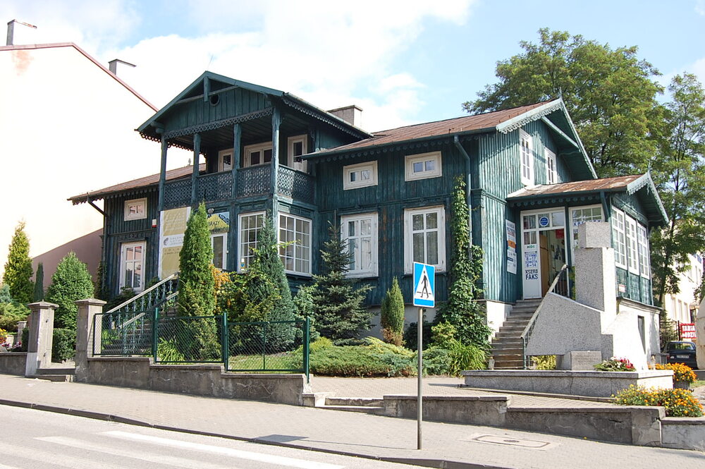 PUBP Willa Polonia – Willa „Polonia” przy obecnej al. Mickiewicza 7, siedziba niemieckiego Sondergericht oraz PUBP w Busku-Zdroju. Fot. Marek Jończyk