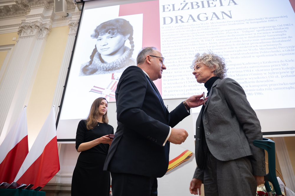 Uroczystość wręczenia Krzyży Wolności i Solidarności byłym działaczom NZS Politechniki Warszawskiej z lat 1980–1989 – Warszawa, 31 marca 2025. Fot. Sławek Kasper (IPN)