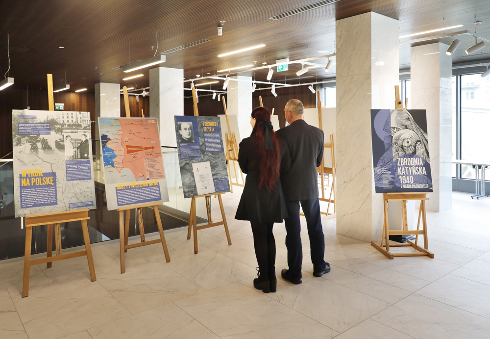 Wystawa czasowa „Zbrodnia Katyńska 1940. Zagłada polskich elit” w Centralnym Przystanku Historia IPN im. Lecha Kaczyńskiego w Warszawie – 1–30 kwietnia 2025. Fot. Piotr Życieński (IPN)