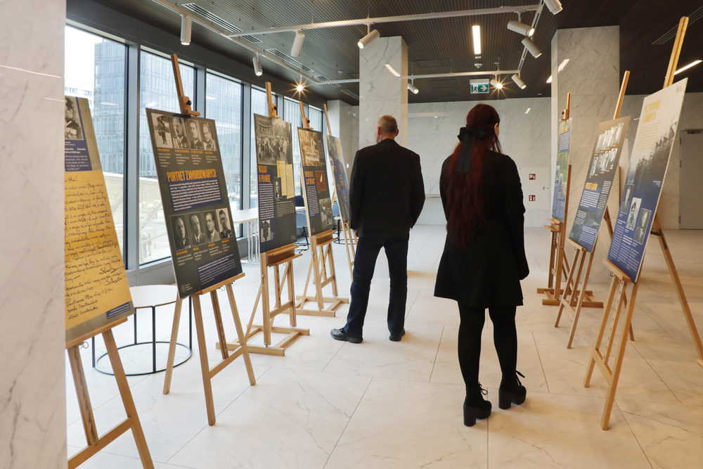 Wystawa czasowa „Zbrodnia Katyńska 1940. Zagłada polskich elit” w Centralnym Przystanku Historia IPN im. Lecha Kaczyńskiego w Warszawie – 1–30 kwietnia 2025. Fot. Piotr Życieński (IPN)