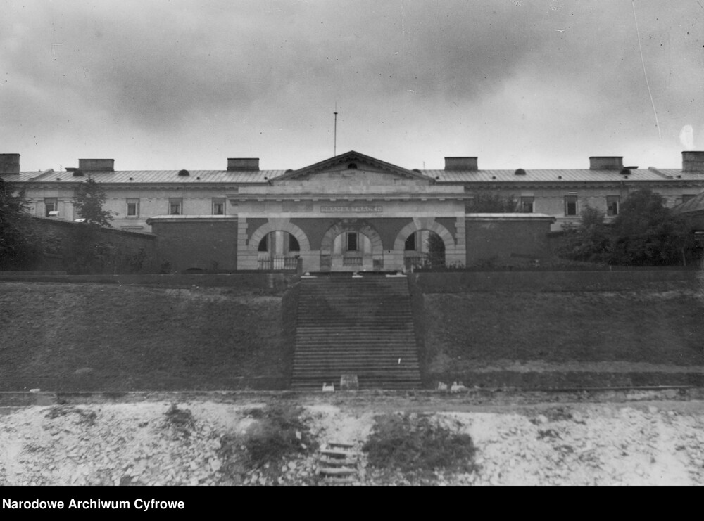 Warszawa. Cytadela. Widok Wzgórza i Bramy Straceń. Fot: Narodowe Archiwum Cyfrowe