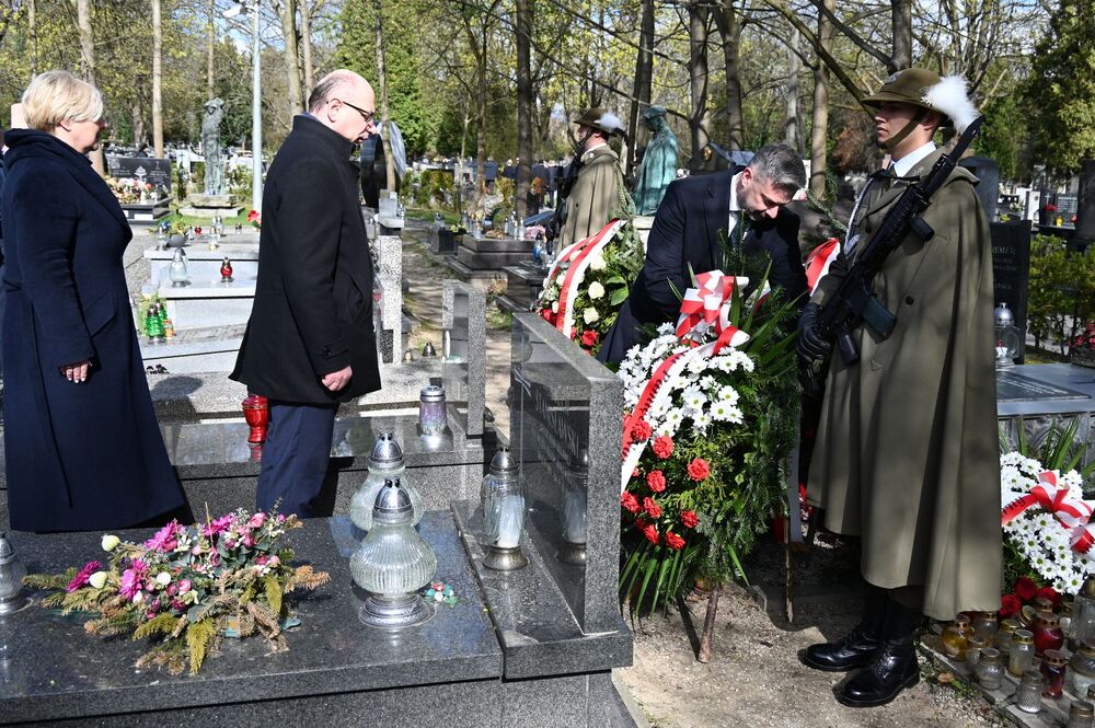 Uczciliśmy pamięć ofiar katastrofy smoleńskiej – Kraków, 10 kwietnia 2025. Fot. Żaneta Wierzgacz (IPN)