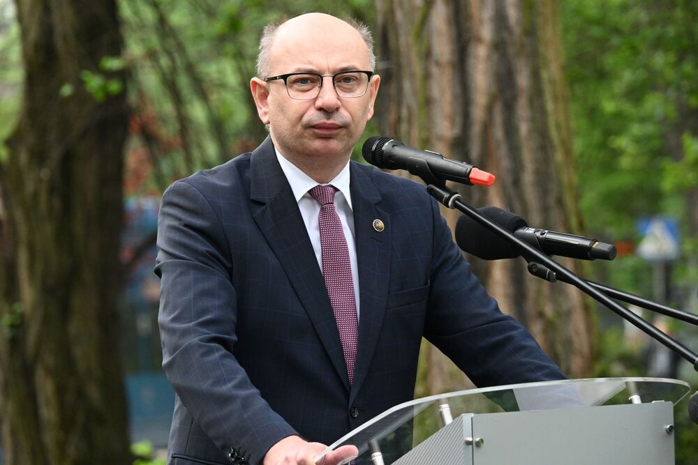 Uroczystość w związku z 80. rocznicą śmierci płk. Narcyza Wiatra „Zawojny” – Kraków, 22 kwietnia 2025. Na zdj. zastępca prezesa IPN dr Mateusz Szpytma. Fot. Janusz Ślęzak (IPN)