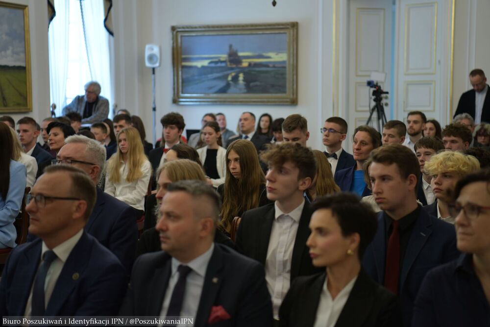 Gala finałowa VIII edycji projektu edukacyjnego „Łączka i inne miejsca poszukiwań” – Warszawa, 23 kwietnia 2025. Fot. Biuro Poszukiwań i Identyfikacji IPN