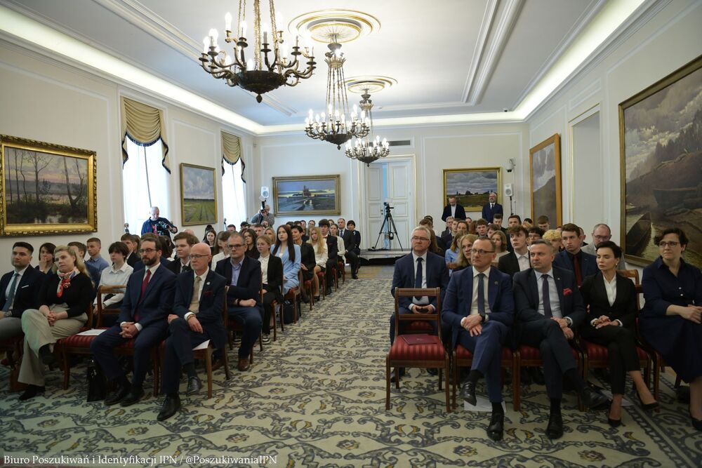 Gala finałowa VIII edycji projektu edukacyjnego „Łączka i inne miejsca poszukiwań” – Warszawa, 23 kwietnia 2025. Fot. Biuro Poszukiwań i Identyfikacji IPN