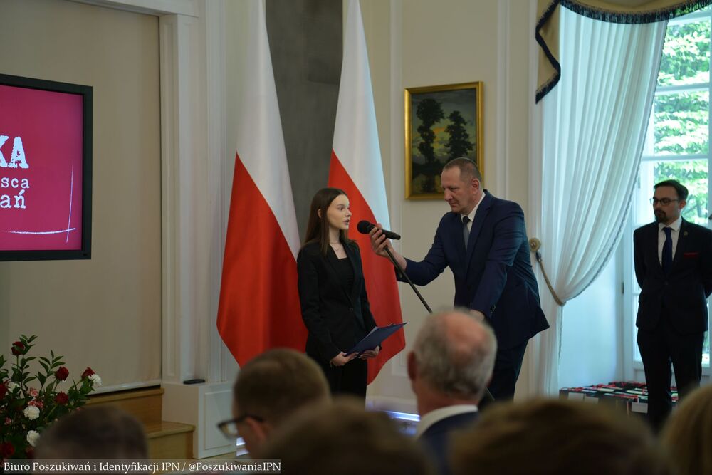 Gala finałowa VIII edycji projektu edukacyjnego „Łączka i inne miejsca poszukiwań” – Warszawa, 23 kwietnia 2025. Fot. Biuro Poszukiwań i Identyfikacji IPN