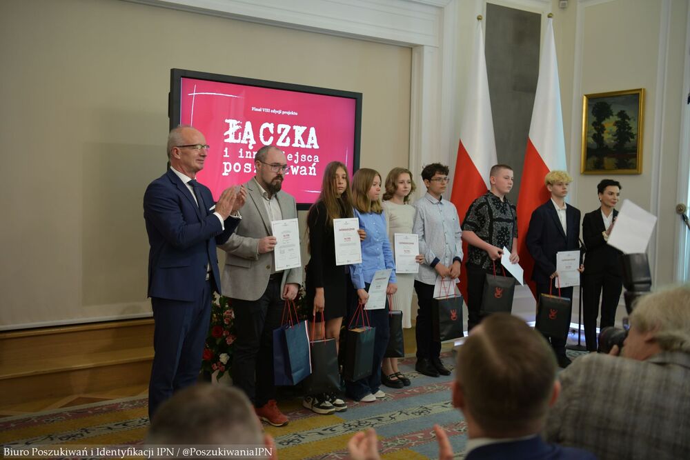 Gala finałowa VIII edycji projektu edukacyjnego „Łączka i inne miejsca poszukiwań” – Warszawa, 23 kwietnia 2025. Fot. Biuro Poszukiwań i Identyfikacji IPN