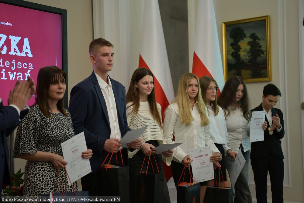 Gala finałowa VIII edycji projektu edukacyjnego „Łączka i inne miejsca poszukiwań” – Warszawa, 23 kwietnia 2025. Fot. Biuro Poszukiwań i Identyfikacji IPN