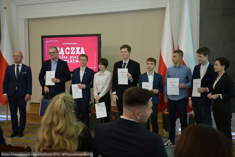 Gala finałowa VIII edycji projektu edukacyjnego „Łączka i inne miejsca poszukiwań” – Warszawa, 23 kwietnia 2025. Fot. Biuro Poszukiwań i Identyfikacji IPN