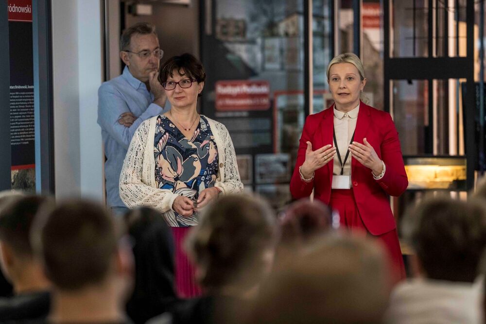 „Historia w artefaktach zapisana” – nowa wystawa Archiwum IPN w Izbie Pamięci Strzelecka 8 – Warszawa, 28 kwietnia 2025. Fot. Katarzyna Adamów (IPN)