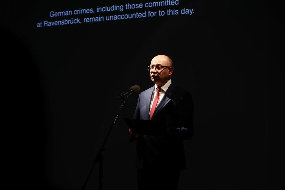 80. rocznica oswobodzenia więźniów KL Ravensbrück – Ravensbrück, 3 maja 2025. Na zdj. zastępca prezesa IPN dr Mateusz Szpytma. Fot. Sławek Kasper (IPN)