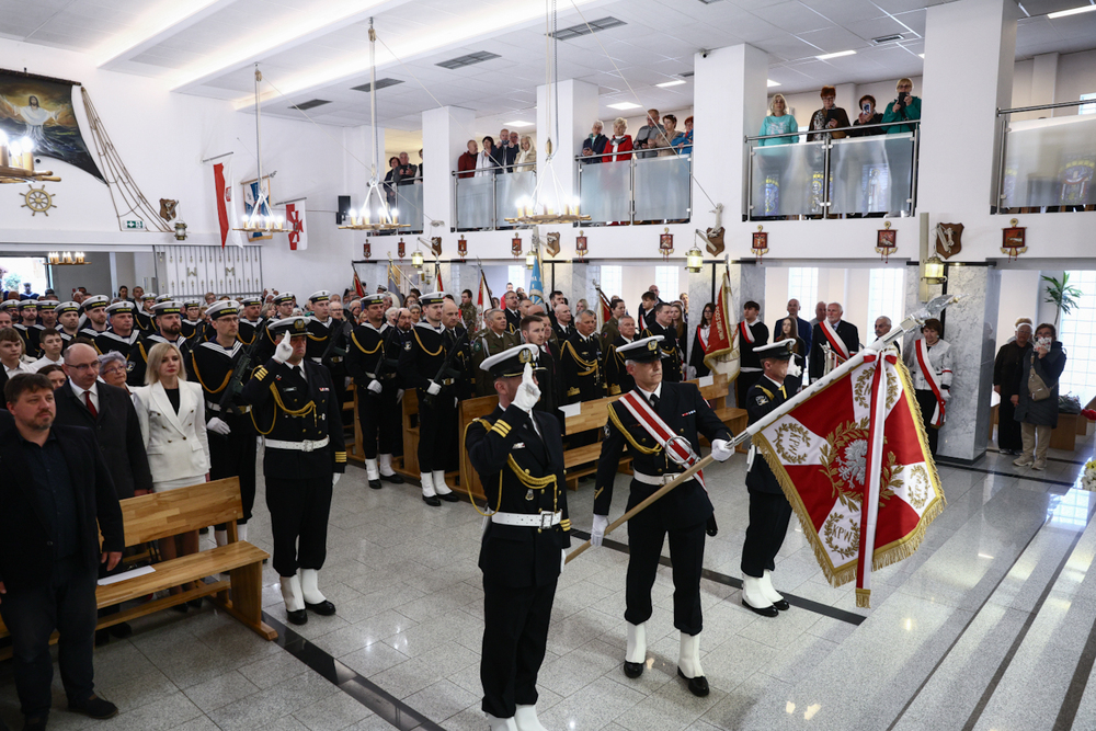 W Świnoujściu odsłoniliśmy tablicę poświęconą kapelanom katyńskim – 5 maja 2025. Fot. Sławek Kasper (IPN)