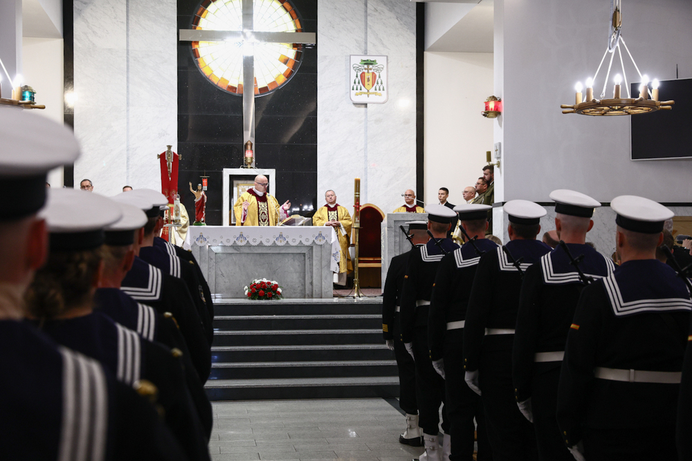 W Świnoujściu odsłoniliśmy tablicę poświęconą kapelanom katyńskim – 5 maja 2025. Fot. Sławek Kasper (IPN)