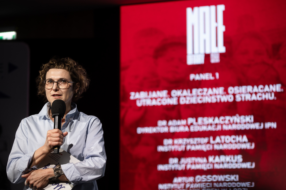 Konferencja „MAŁE ofiary. Dzieci czasu wojny”. Na zdj dr Dorota Sadowska, pracownik naukowy Uniwersytetu Warszawskiego – Warszawa, 6 maja 2025. Fot. Sławek Kasper (IPN)