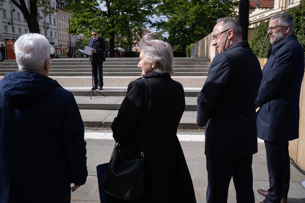 W Warszawie otworzyliśmy wystawę plenerową IPN „Niepokonani” – 7 maja 2025. Fot. Sławek Kasper (IPN)