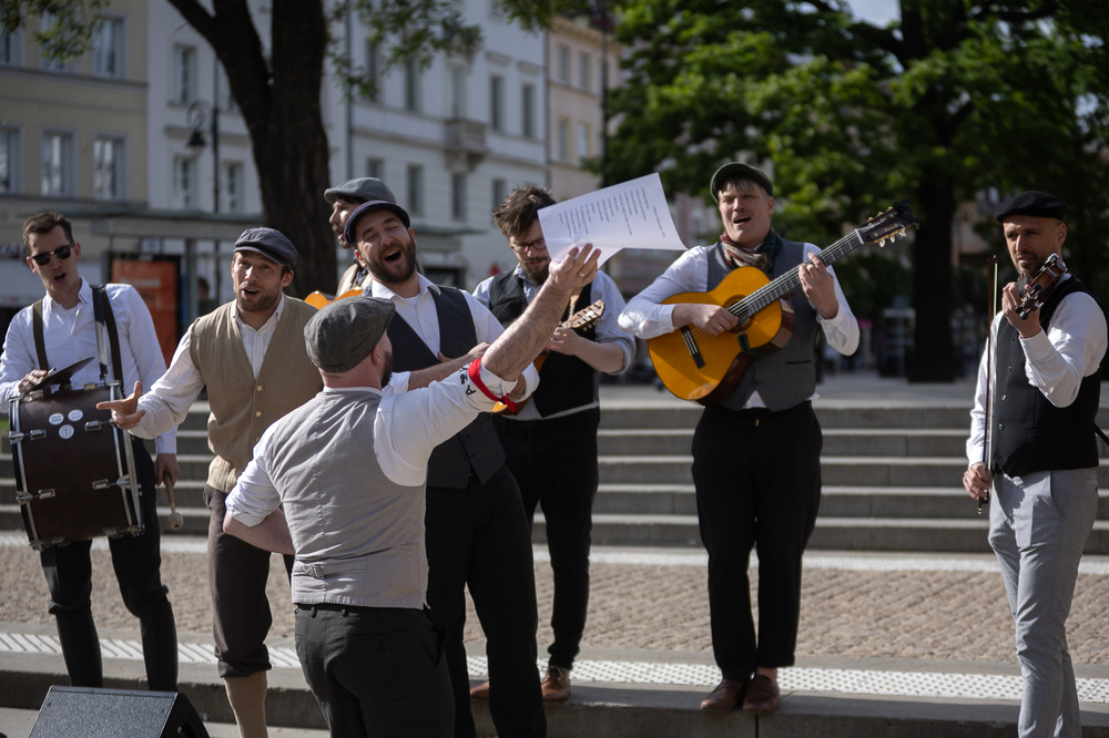 W Warszawie otworzyliśmy wystawę plenerową IPN „Niepokonani” – 7 maja 2025. Fot. Sławek Kasper (IPN)