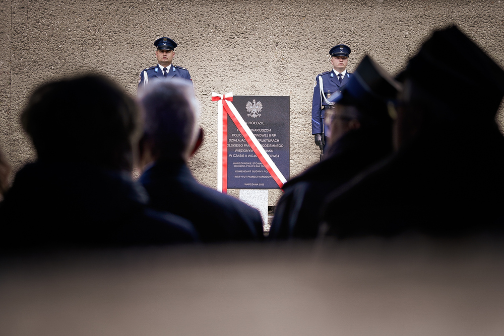 Odsłoniliśmy tablicę upamiętniającą Funkcjonariuszy Policji Państwowej II RP – Warszawa, 9 maja 2025. Fot. Mateusz Niegowski (IPN)