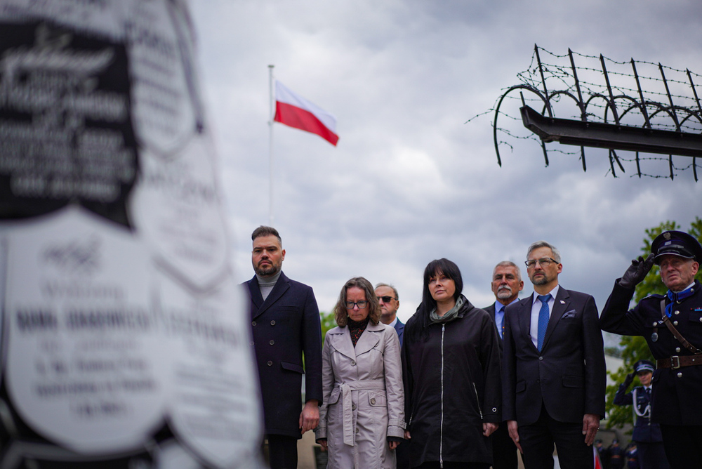 Odsłoniliśmy tablicę upamiętniającą Funkcjonariuszy Policji Państwowej II RP – Warszawa, 9 maja 2025. Fot. Mateusz Niegowski (IPN)