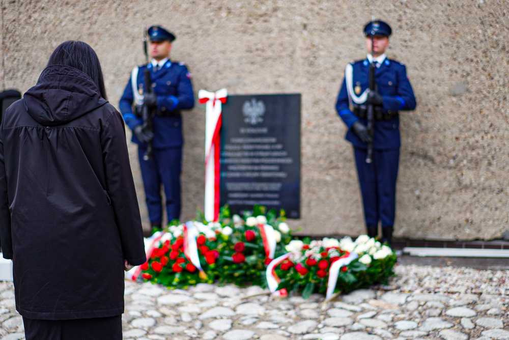 Odsłoniliśmy tablicę upamiętniającą Funkcjonariuszy Policji Państwowej II RP – Warszawa, 9 maja 2025. Fot. Mateusz Niegowski (IPN)
