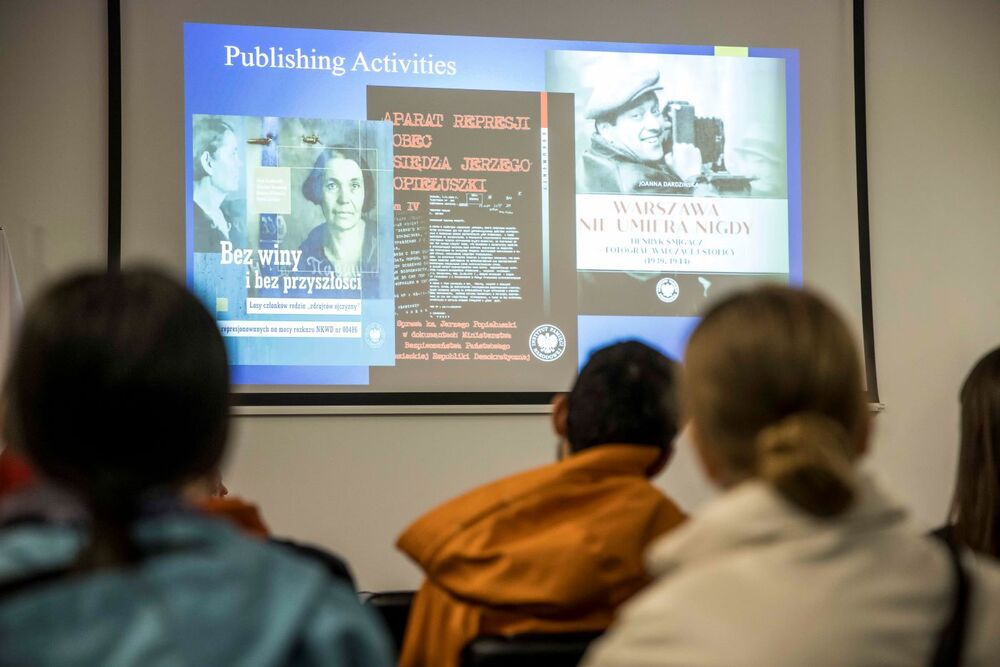 Wizyta studentów Uniwersytetu Warszawskiego w IPN – 16 maja 2025. Fot. Katarzyna Adamów (IPN)