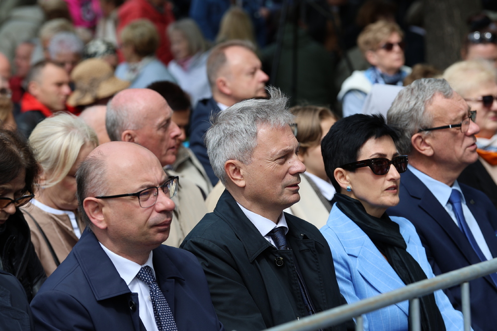 Uroczystości beatyfikacyjne ks. Stanisława Streicha. Na zdjęciu od lewej: zastępca prezesa IPN dr Mateusz Szpytma i dyrektor Biura Edukacji Narodowej IPN dr Adam Pleskaczyński. Poznań, 24.05.2025. Fot. Rafał Pękalski (IPN)