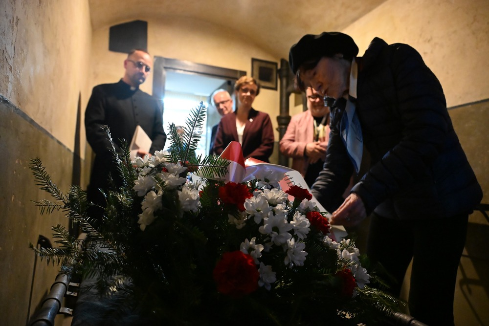 Znicze pamięci w 77. rocznicę śmierci rtm. Witolda Pileckiego – 25 maja 2025. Fot. Michalina Żelazny (Muzeum Żołnierzy Wyklętych i Więźniów Politycznych PRL)