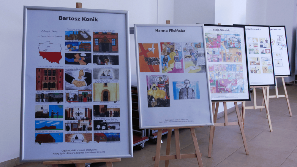 Wystawa prac laureatów ogólnopolskiego konkursu plastycznego „Kadry życia. Historia księdza Stanisława Streicha”. Fot. Agnieszka Szajewska (IPN)