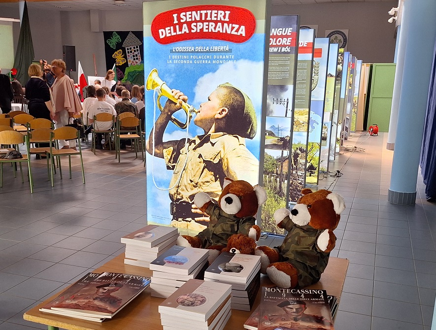 Otwarcie wystawy „Szlaki Nadziei. Odyseja Wolności” w Józefowie – 30 maja 2025. Fot. Sławomir Bardski (IPN)