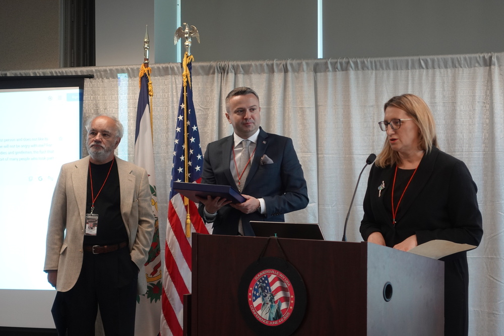 Przedstawiciele IPN na konferencji „Emigracja niepodległościowa w USA w latach 80.” – Summersville, 4 czerwca 2025. Fot. Witold Bagieński (IPN)