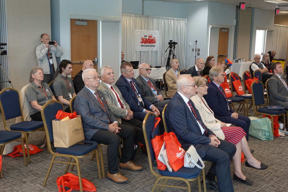 Przedstawiciele IPN na konferencji „Emigracja niepodległościowa w USA w latach 80.” – Summersville, 4 czerwca 2025. Fot. Witold Bagieński (IPN)