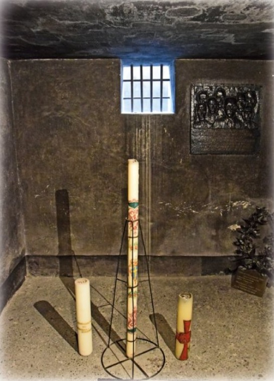 Cela śmierci o. Maksymiliana Marii Kolbe w obozie zagłady Auschwitz, fot. Maciej Foks (IPN).