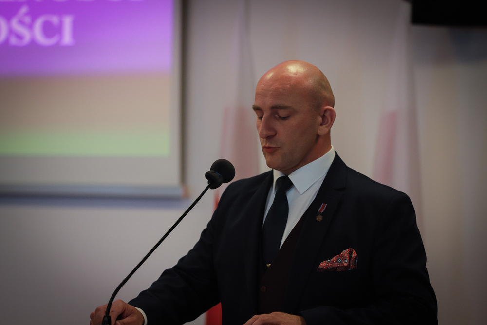 Uroczystość wręczenia działaczom opozycji antykomunistycznej Krzyży Wolności i Solidarności. Na zdj. dr Marek Jedynak, dyrektor IPN w Białymstoku – 12 czerwca 2025. Fot. Paula Prudziłowicz (IPN)