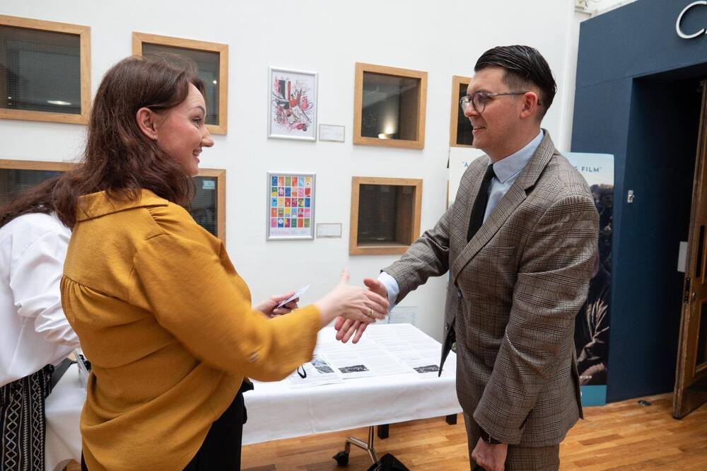 Obchody Narodowego Dnia Pamięci Ofiar Niemieckich Nazistowskich Obozów Koncentracyjnych i Obozów Zagłady – Sheffield, 14 czerwca 2025. Fot. Green Light Family Support – Sheffield