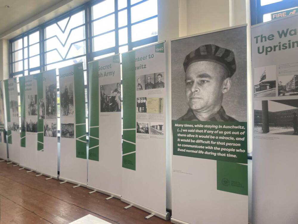 Obchody Narodowego Dnia Pamięci Ofiar Niemieckich Nazistowskich Obozów Koncentracyjnych i Obozów Zagłady – Sheffield, 14 czerwca 2025. Fot. Green Light Family Support – Sheffield