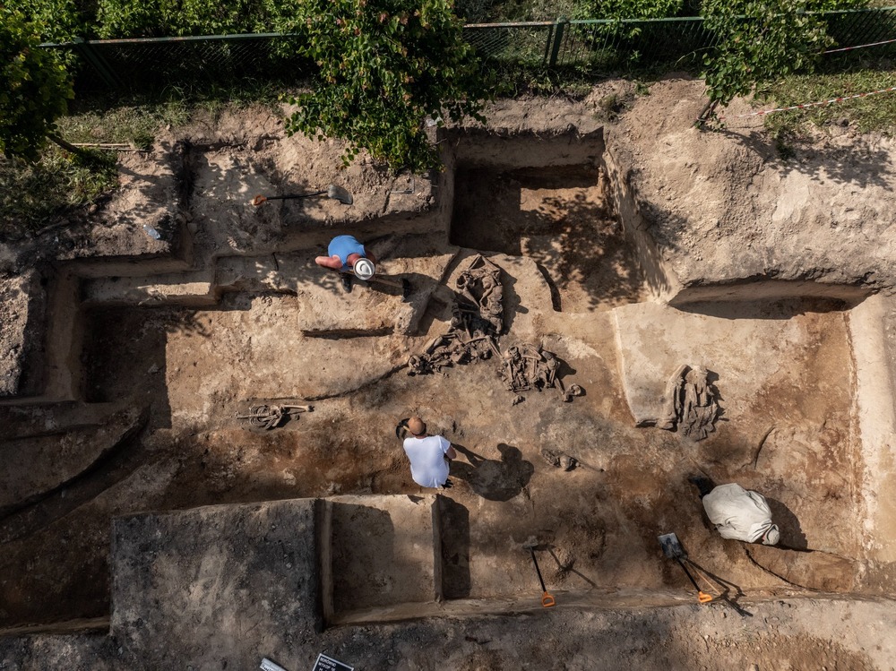 Prace poszukiwawcze ofiar Zbrodni Pomorskiej prowadzone przez pion śledczy IPN nad Jeziorem Borówno, czerwiec 2025, fot. Daniel Frymark