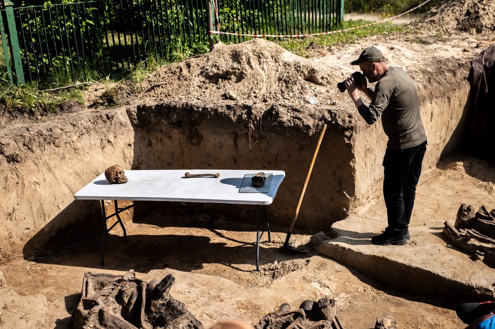 Prace poszukiwawcze ofiar Zbrodni Pomorskiej prowadzone przez pion śledczy IPN nad Jeziorem Borówno, czerwiec 2025, fot. Daniel Frymark