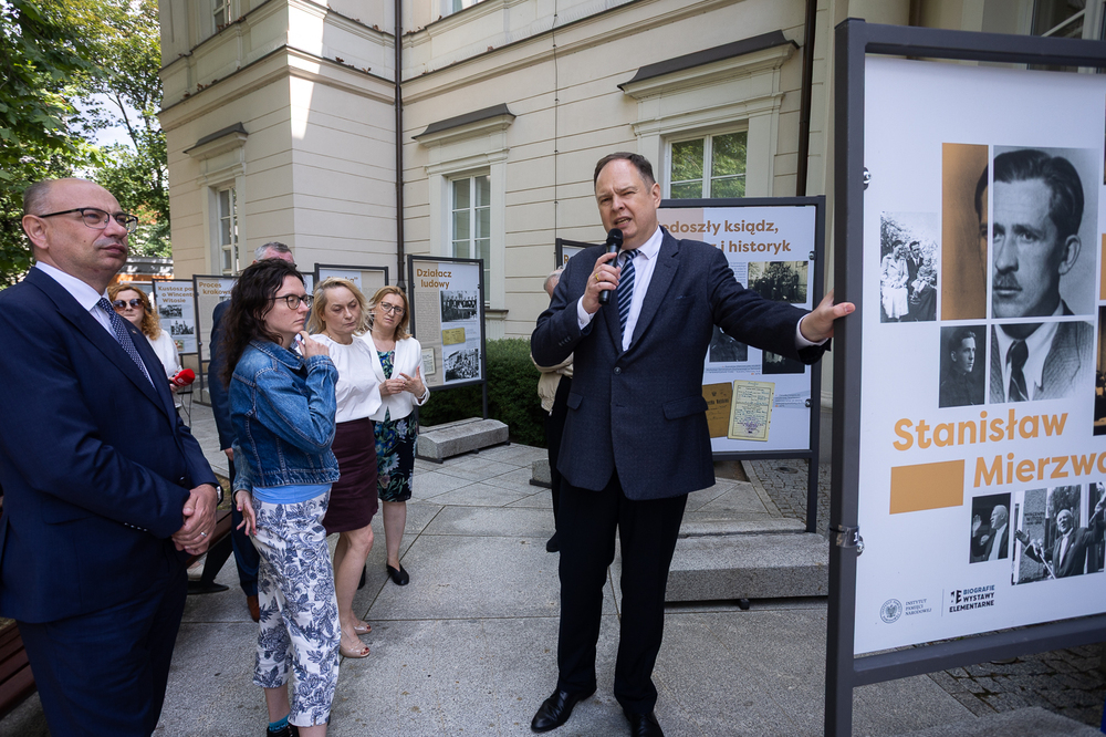 W Warszawie otworzyliśmy wystawę plenerową IPN „Stanisław Mierzwa” – 24 czerwca 2025. Fot. Sławek Kasper (IPN)