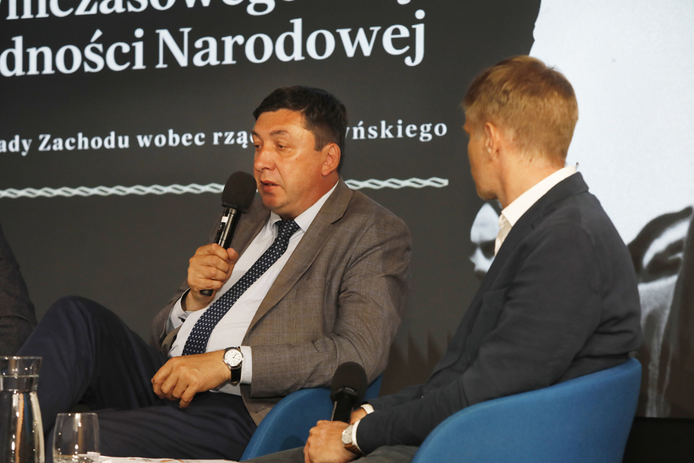 „80 lat od utworzenia Tymczasowego Rządu Jedności Narodowej i zdrady Zachodu wobec rządu londyńskiego” – dyskusja z ekspertami. Na zdj. prof. Marek Kornat – Warszawa, 23 czerwca 2025. Fot. Piotr Życieński (IPN)