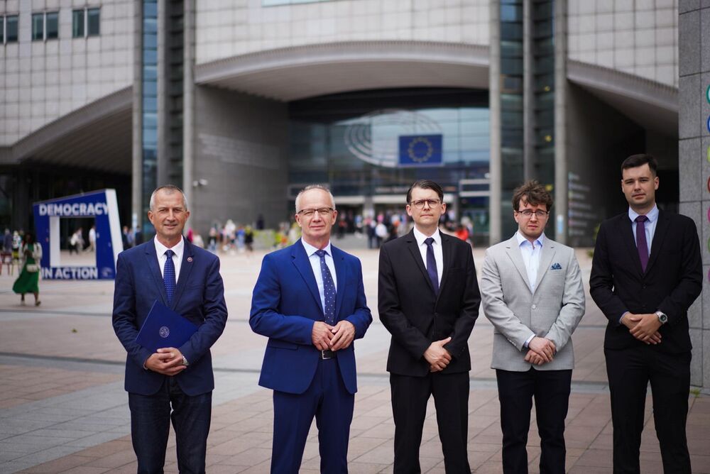 Odsłonięcie tablicy upamiętniającej rotmistrza Witolda Pileckiego w Parlamencie Europejskim – Bruksela, 24 czerwca 2025. Fot. Mateusz Niegowski (IPN)