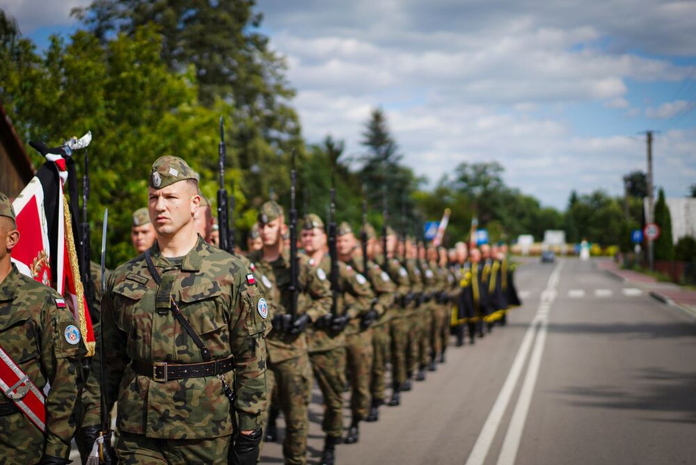 Uroczystości pogrzebowe żołnierza podziemia niepodległościowego Tadeusza Mańkowskiego ps. Skała – Stężyca, 30 czerwca 2025. Fot. Mateusz Niegowski (IPN)