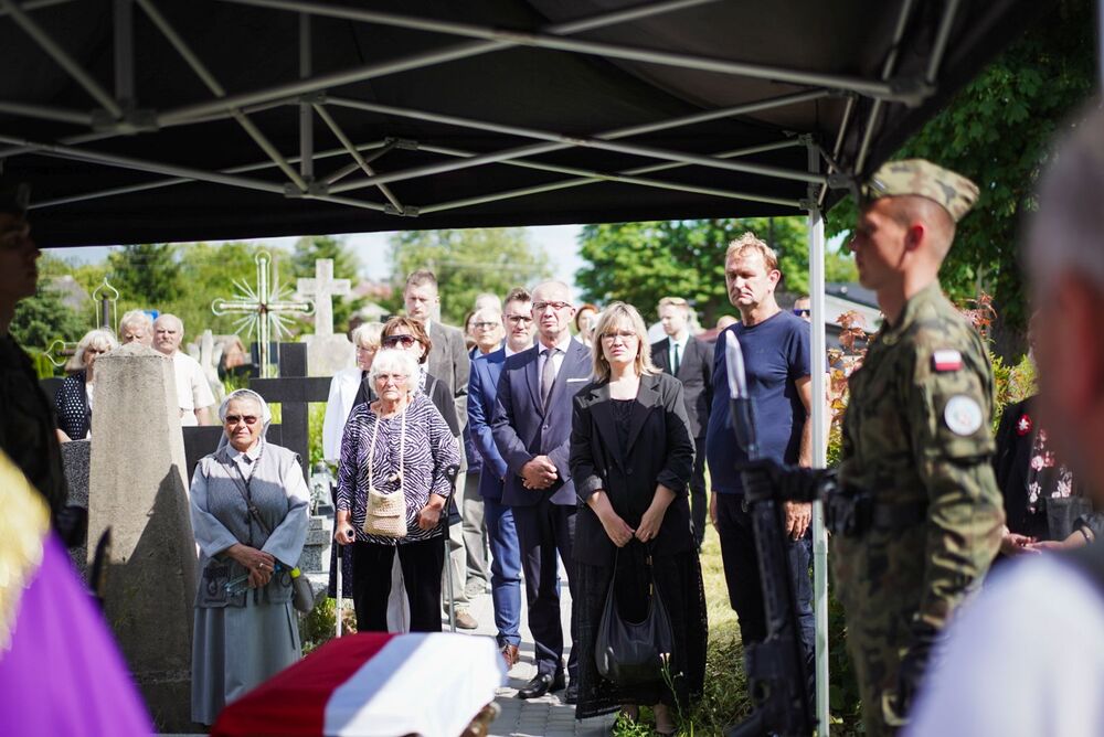 Uroczystości pogrzebowe żołnierza podziemia niepodległościowego Tadeusza Mańkowskiego ps. Skała – Stężyca, 30 czerwca 2025. Fot. Mateusz Niegowski (IPN)