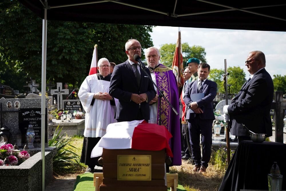 Uroczystości pogrzebowe żołnierza podziemia niepodległościowego Tadeusza Mańkowskiego ps. Skała – Stężyca, 30 czerwca 2025. Fot. Mateusz Niegowski (IPN)